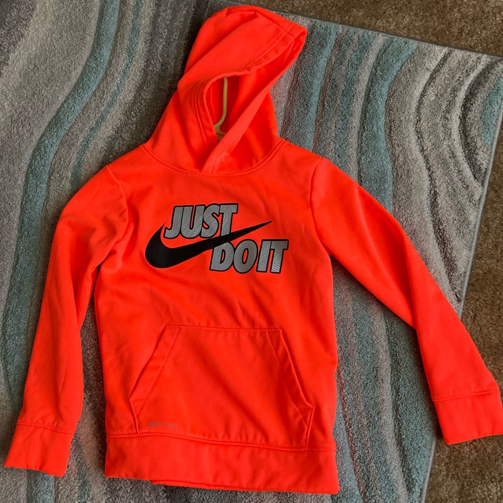 Boys Nike Dry Fit hoodie